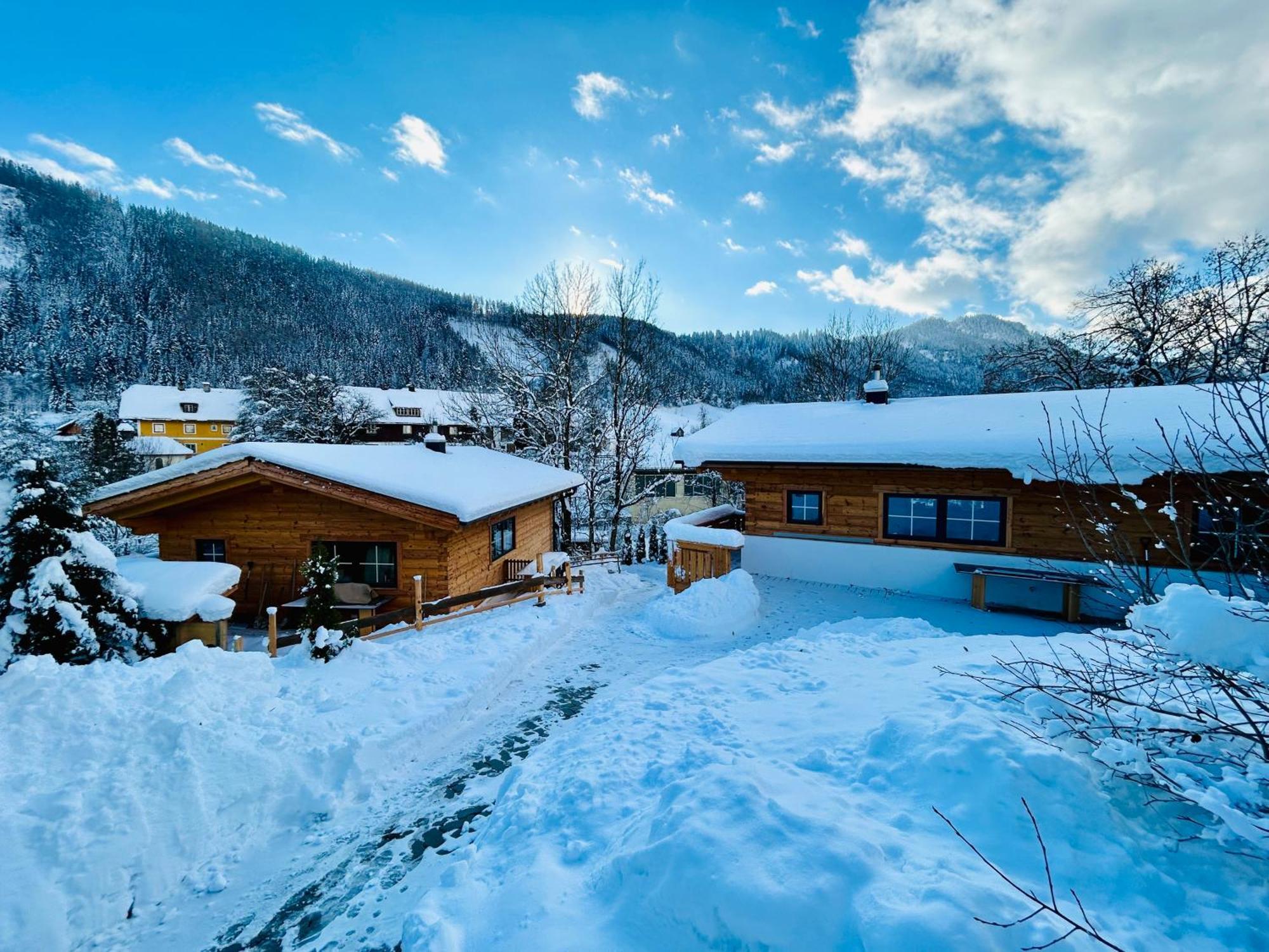 Almdorf Im Winkl - Blockhuettendorf In Groebming เกริบมิง ภายนอก รูปภาพ